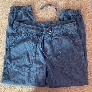 Woman’s Gap loose jeans